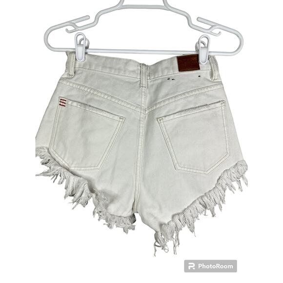 BDG Urban Outfitters White High Rise Cheeky Shorts Cut Off Raw Hem Size 25 - Picture 2 of 7